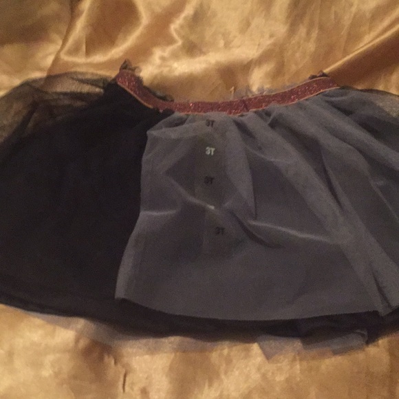 ❌SOLD ❌Skirt Bundle with Netting - Picture 3 of 5